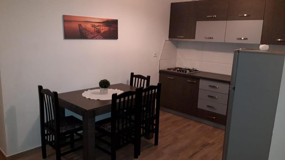 Disy Apartments Vlore Bilik gambar