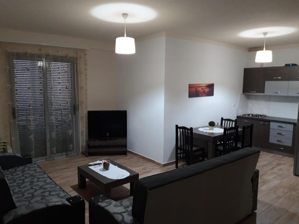 Disy Apartments Vlore Bilik gambar