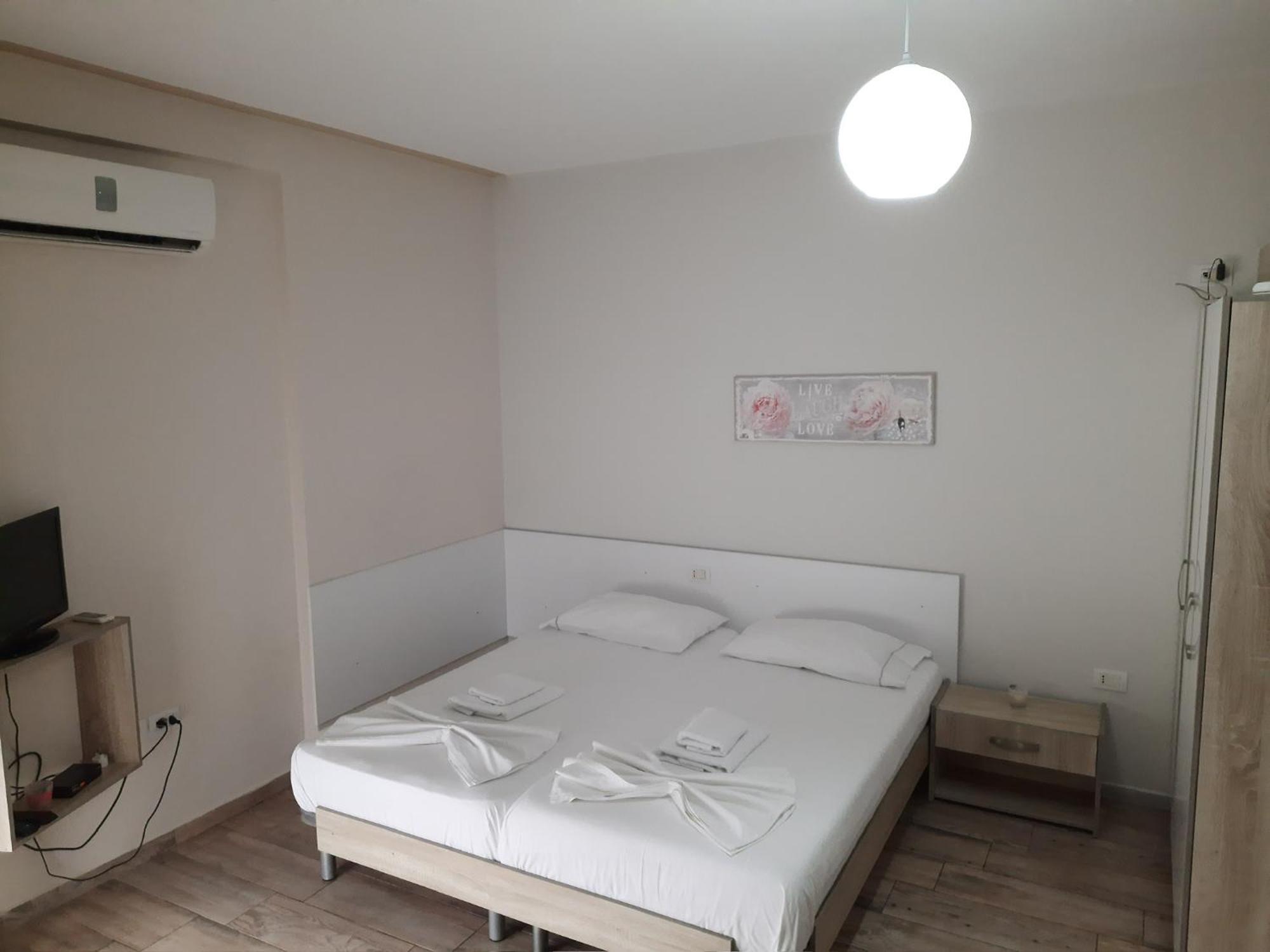 Disy Apartments Vlore Luaran gambar